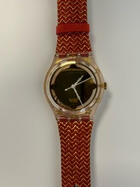 NEW Vintage Swatch Watch Fatma GR139 Red & Gold